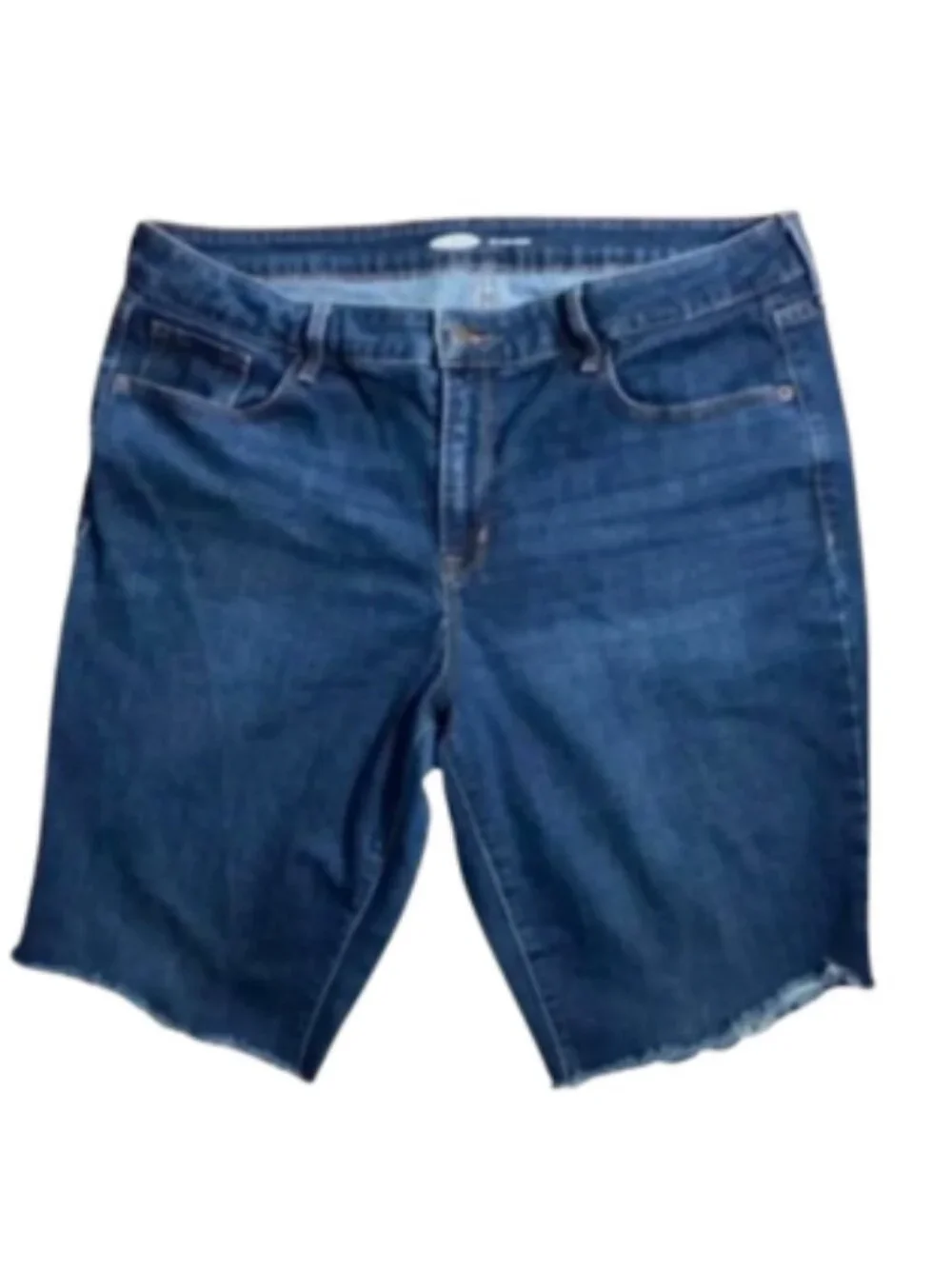 Old Navy Women's Jean Shorts sz 16 Bermuda Length, 5 Pocket, Medium Blue, EUC